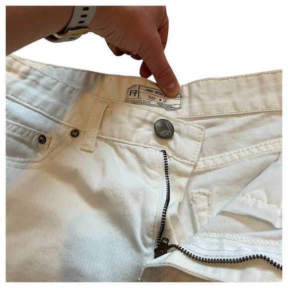 Free People Raw Hem Distressed Mid Rise Cut Off White Denim Shorts White Size 27 - Picture 6 of 7
